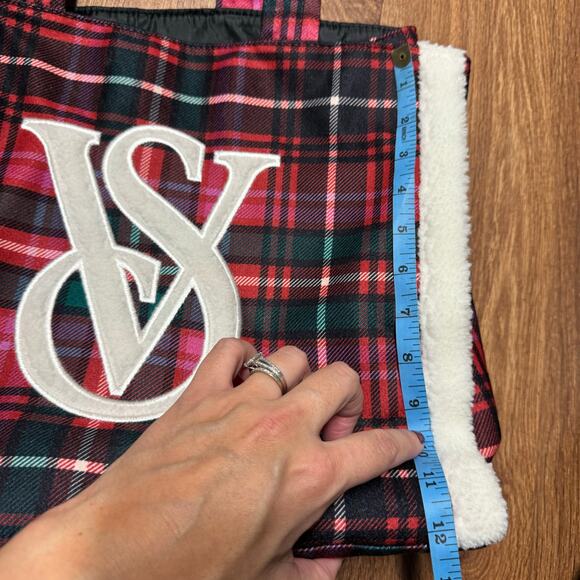 Victorias Secret Large Red Black Plaid Tote Bag Sherpa Trim Big VS Logo NEW - Picture 8 of 9
